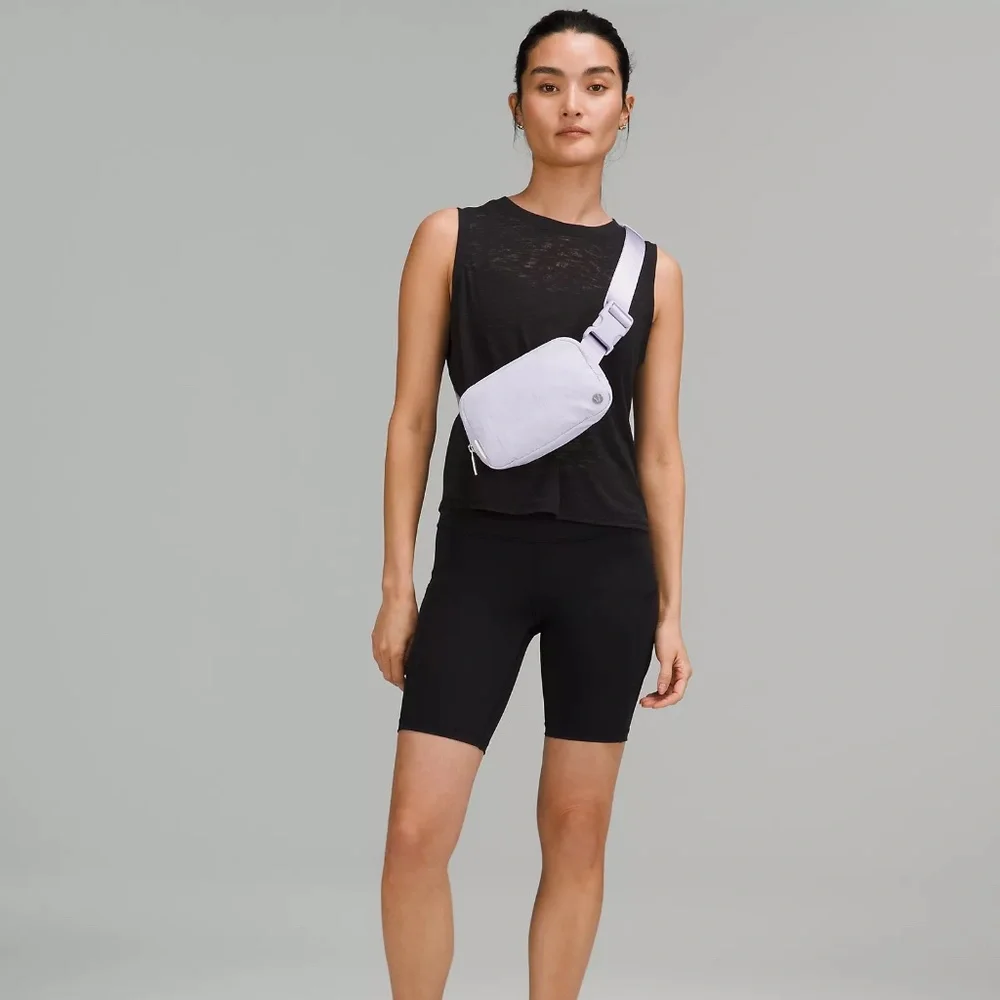 🆕 NWT EXTENDED STRAP lululemon everywhere belt bag - lavender fog - Picture 3 of 14